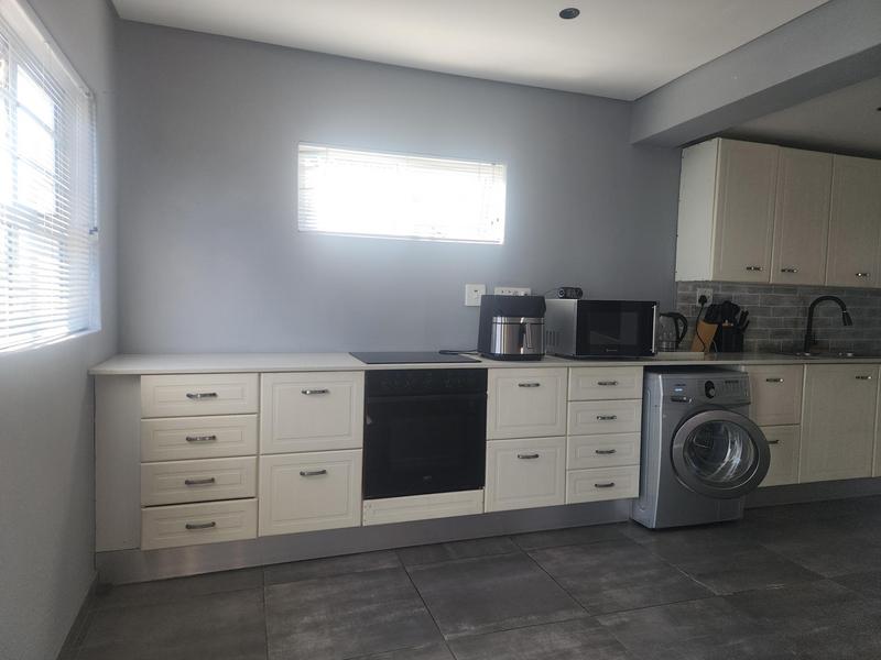 4 Bedroom Property for Sale in Pelikan Park Western Cape
